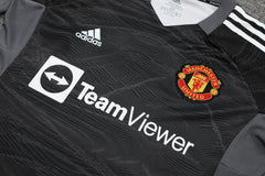 Manchester united Goalkeeper kit Long sleeves Full set - Football DXB