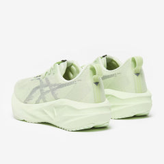 ASICS Women’s Novablast 5