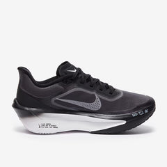 Nike Women’s Zoom Fly 6