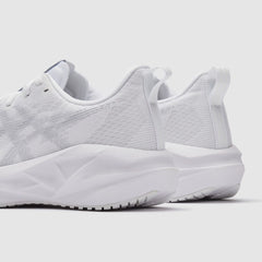 ASICS Women’s Novablast 5