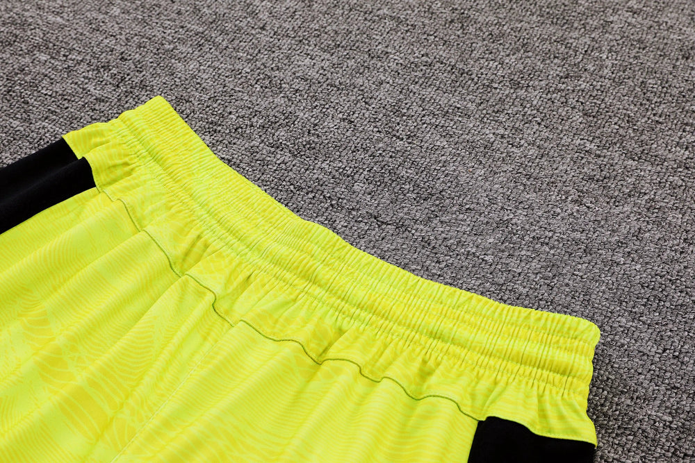 Manchester united Goalkeeper kit Long sleeves  Full set - Football DXB