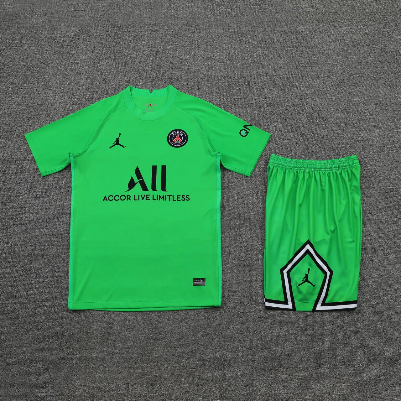 PSG Goalkeeper kit Short sleeves  Full set T-shirt and Short - Football DXB