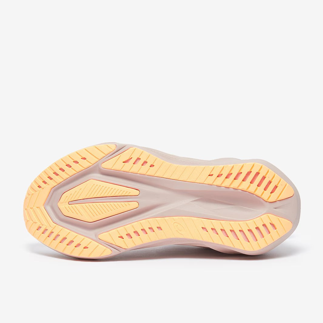 ASICS Women’s Novablast 5