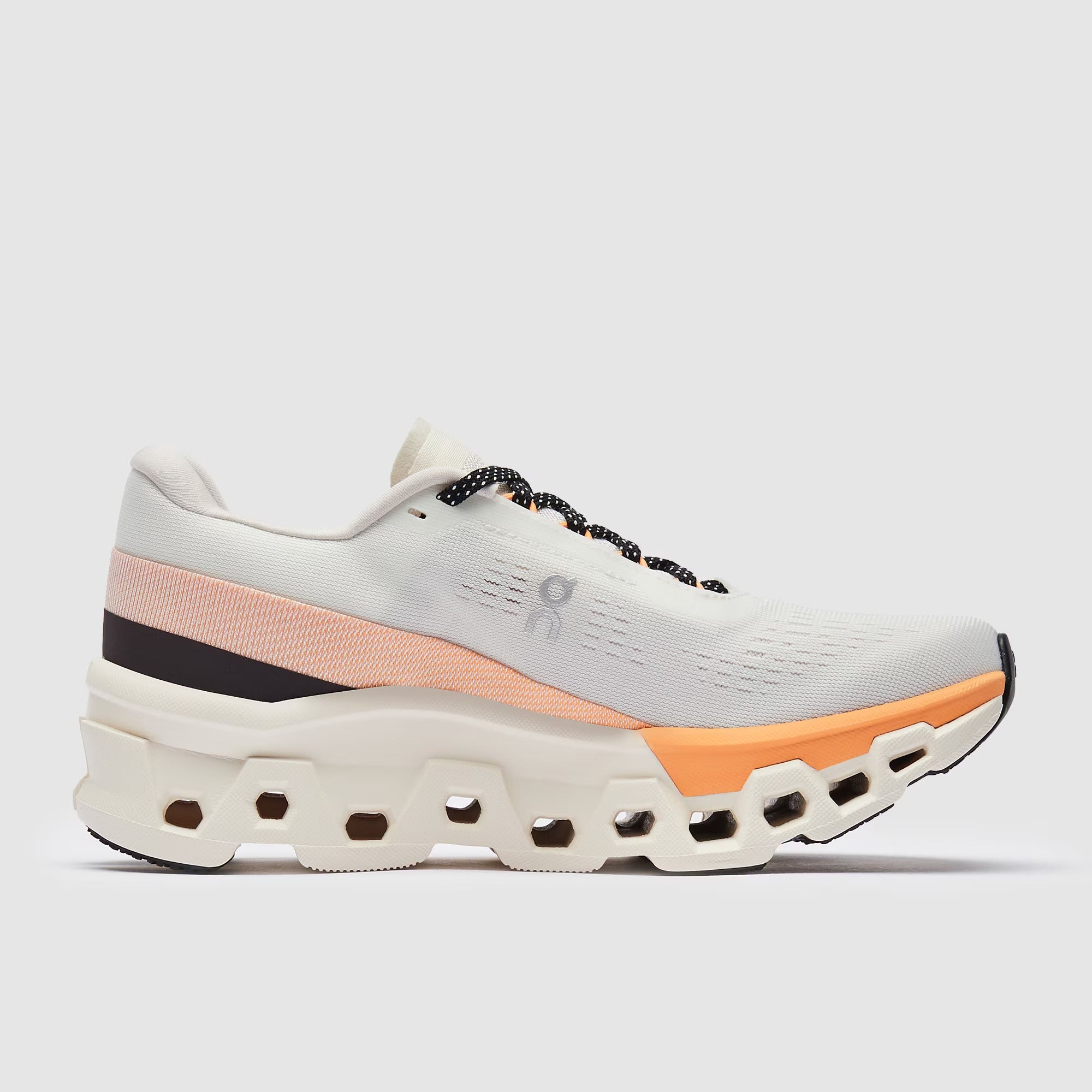 On Women’s Cloudmonster 2