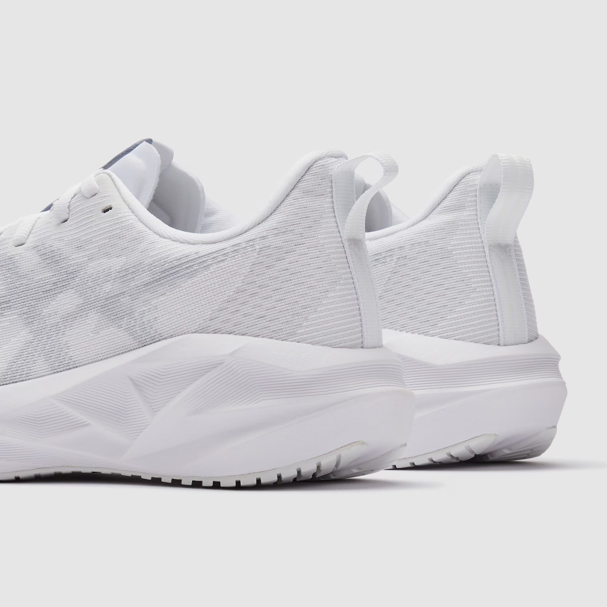 ASICS Women’s Novablast 5